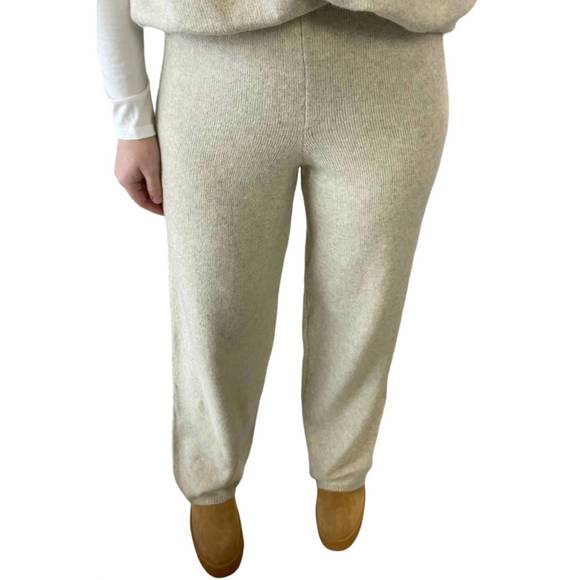 NEW LE LIS sweater pants in oatmeal - Picture 3 of 3